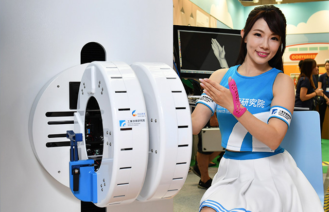 Customized 3D-printed orthoses can be made via AM as a Service.