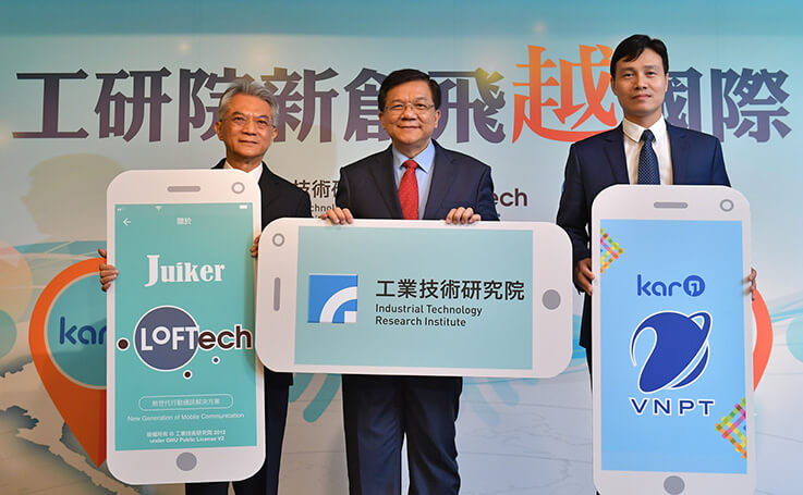 From left: LoFTech Chairman Ching-Yen Tsay, ITRI Chairman Chih-Kung Lee, and VNPT Vinaphone Deputy General Director Pham Anh Tuan.