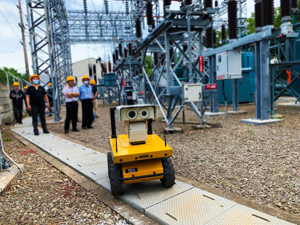 The AI outdoor inspection robot can conduct autonomous inspections at high-voltage substations, improving workplace safety and efficiency.