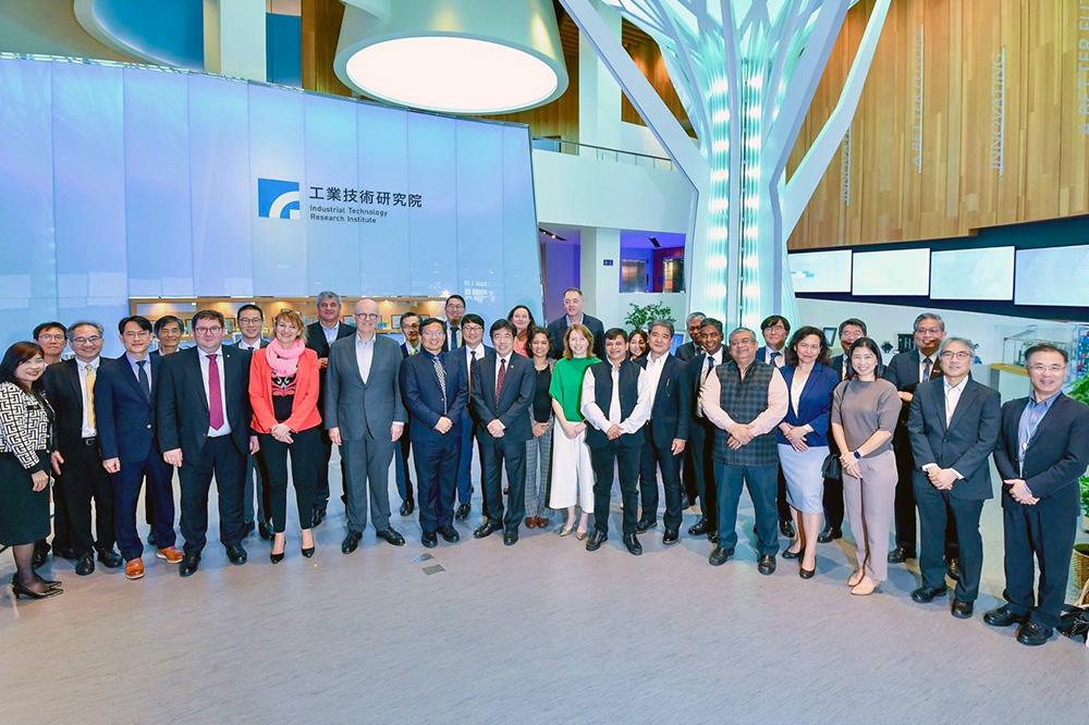 RIN, the world’s largest network of RTOs, convened its CEOs Meeting in Asia for the first time, bringing together 12 leading international research institutes at ITRI.