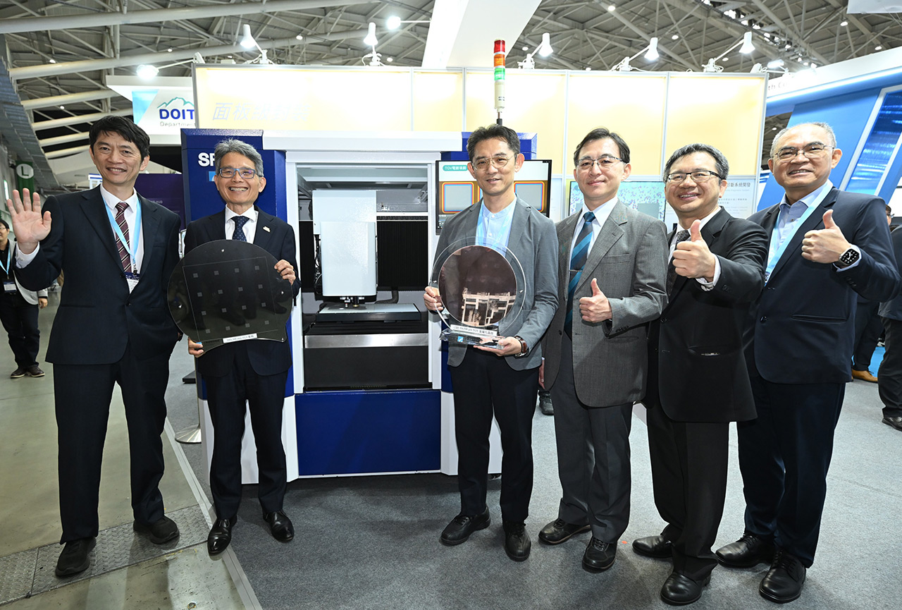ITRI’s total solution for high aspect ratio panel-level packaging boosts interconnect density, drilling speed, and production yield.