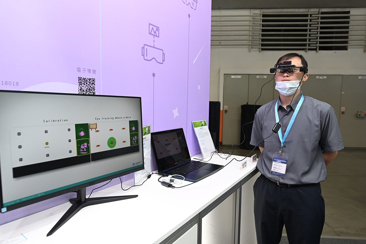 The NextGen Sensor-Integrated Eye-Tracking System features a compact design.
