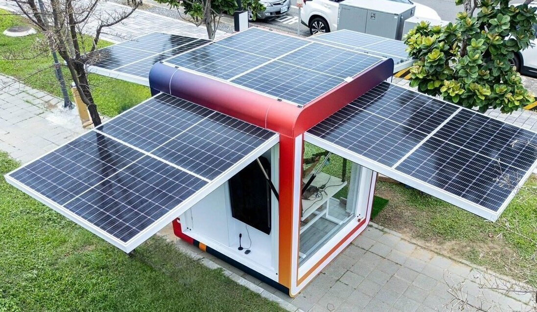The folding design of E-CUBE enhances its high mobility and enables rapid deployment.