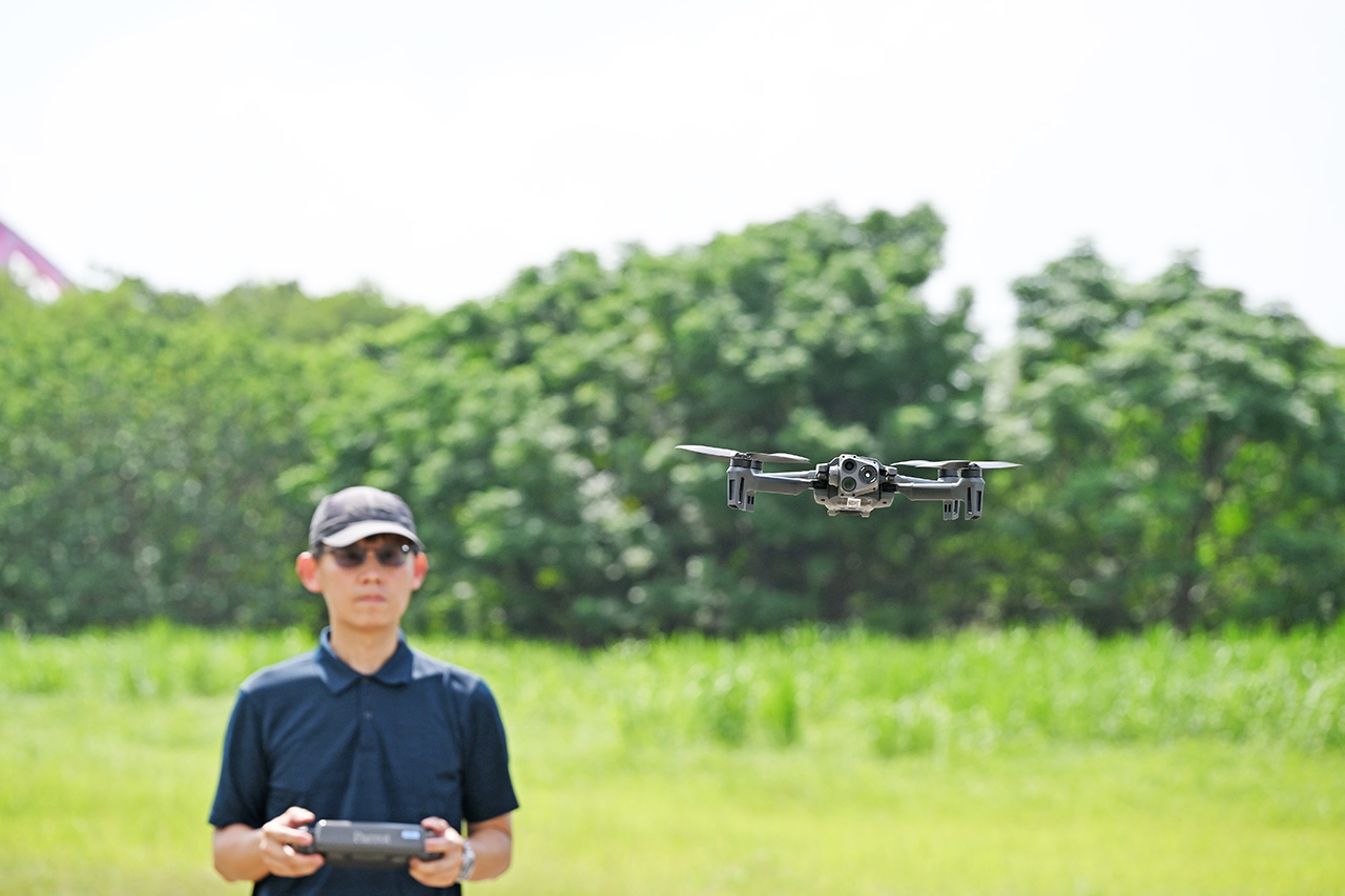 VenReal 3D reconstructs photorealistic models from phone or drone imagery with up to 95% fidelity.